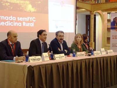 Ángel Mariscal pide al consejero de Sanidad que se tomen medidas para que no falten médicos en el ámbito rural