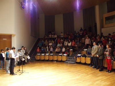 El Consejo de la Infancia y la Adolescencia de Cuenca hace entrega a Mariscal de una cápsula del tiempo con sus deseos para 2020