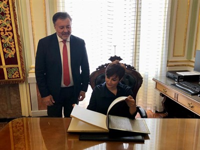 La ministra de Política Territorial y el alcalde analizan los proyectos del Gobierno de España en la ciudad