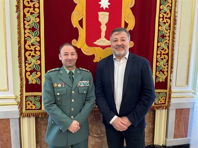 El alcalde recibe al coronel Fernando Montes con motivo de su ascenso