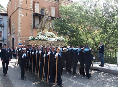 Cientos de conquenses acompañan a la Virgen de la Luz en la procesión y la misa por el día de su festividad