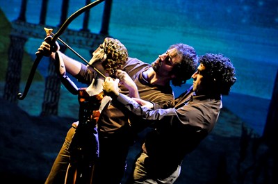 Cerca de 900 escolares asisten en Cuenca al espectáculo La guerra de Troya, organizado por 